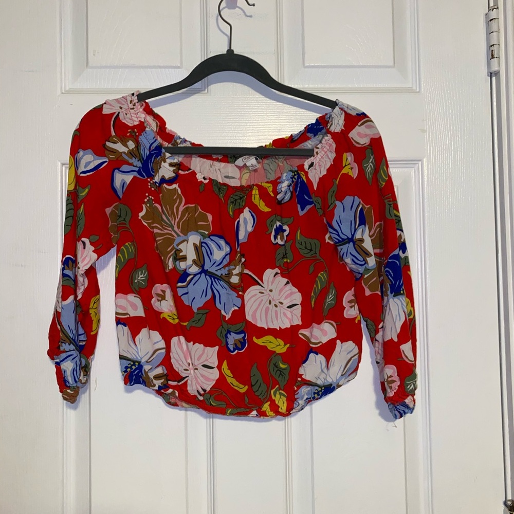 Candie’s Stretchy tropical cropped top